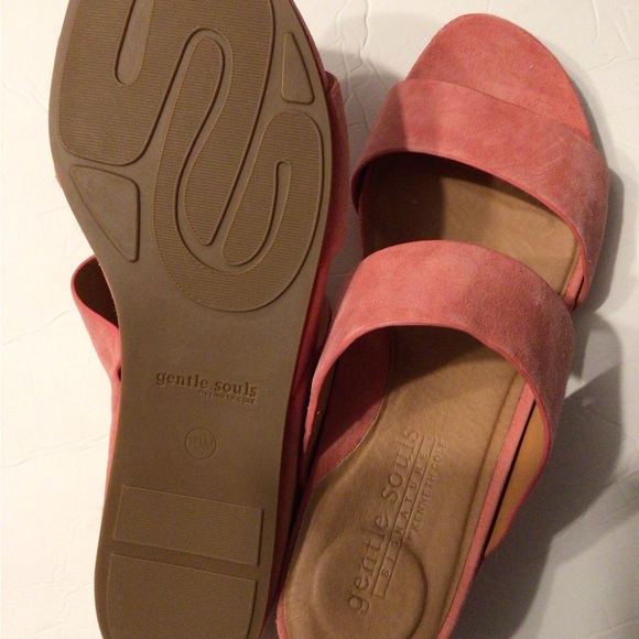 Kenneth Cole suede and elastic wedge slides, size 10 M - Picture 3 of 3